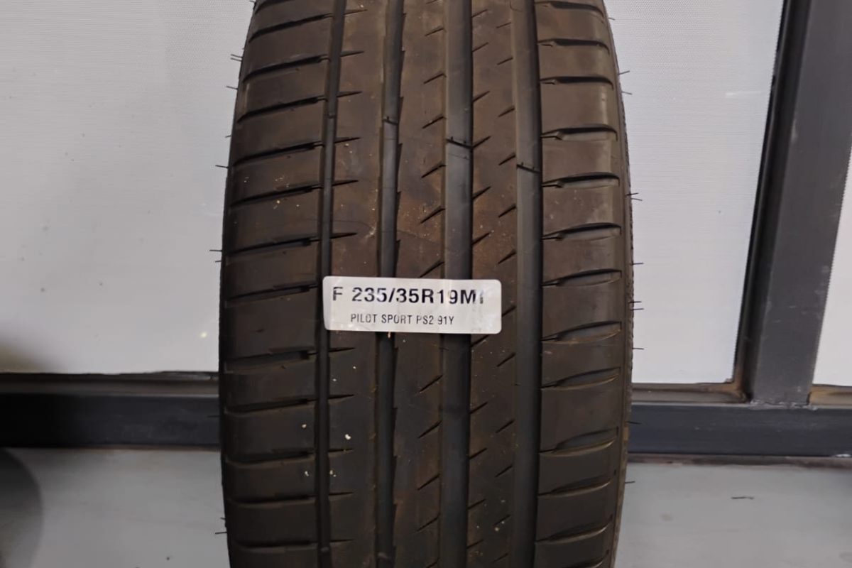 235.35R19 MI