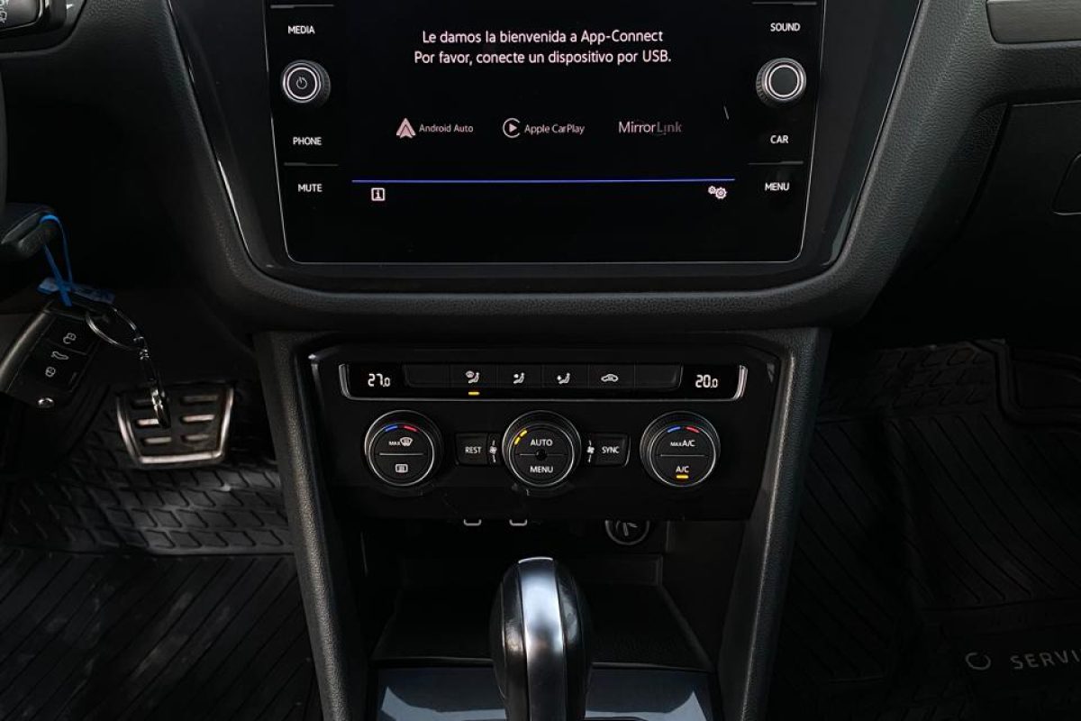 Volskwagen Tiguan. 11