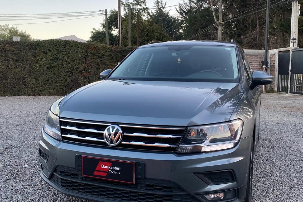 Volskwagen Tiguan. 2